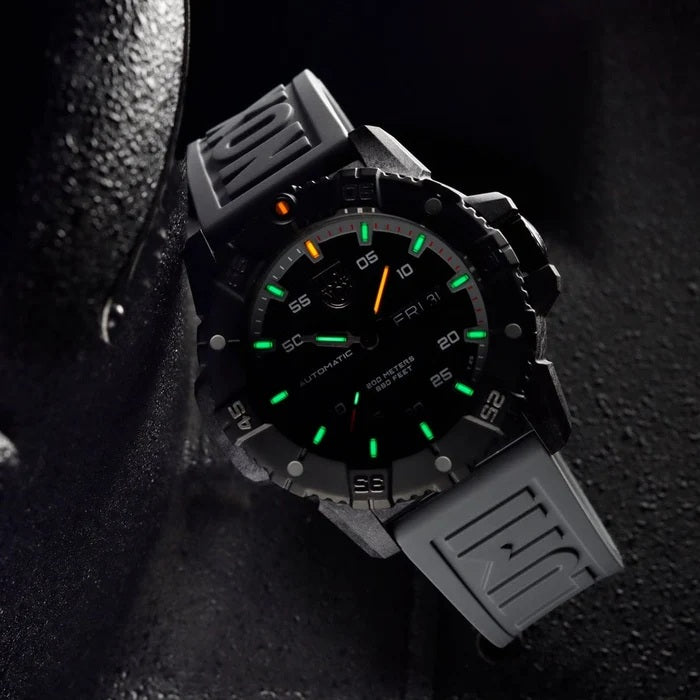 LUMINOX - Master Carbon Seal Automatic