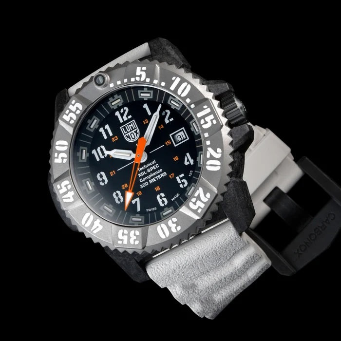 LUMINOX - MIL-SPEC inspiriert